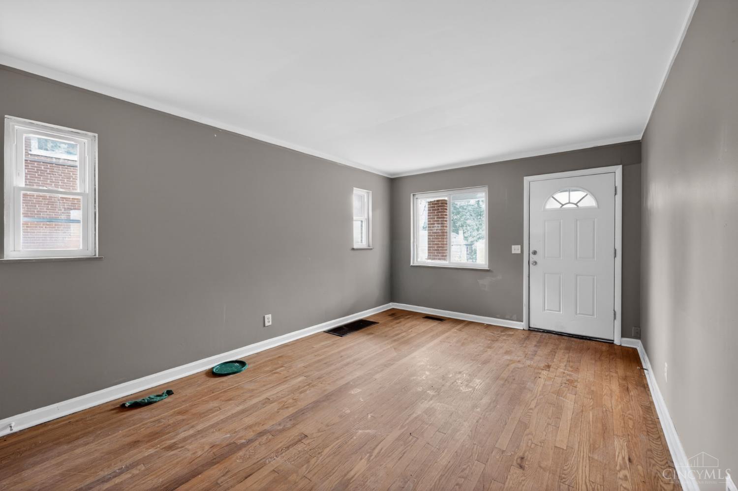 1398 Adams Road Cincinnati, OH 45231 - Photo 6 of 30