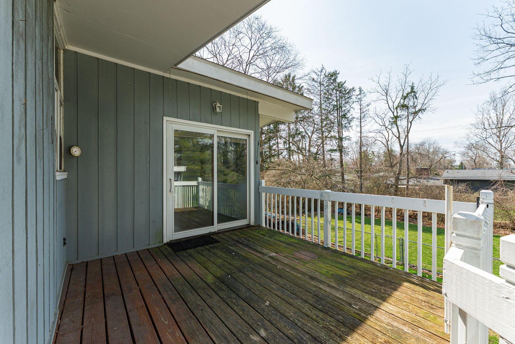 4161 Winfield Road Columbus, OH 43220 - Photo 25 of 39 Deck