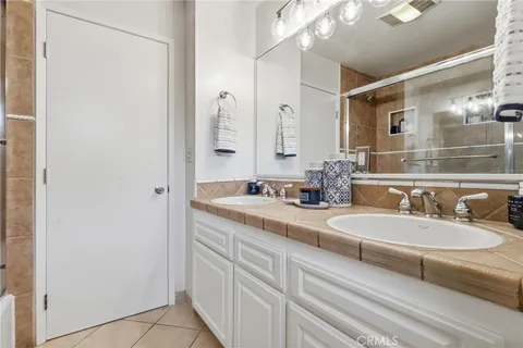 $1,075,000 | 2704 Nelson Avenue, Unit C, Redondo Beach, CA 90278
