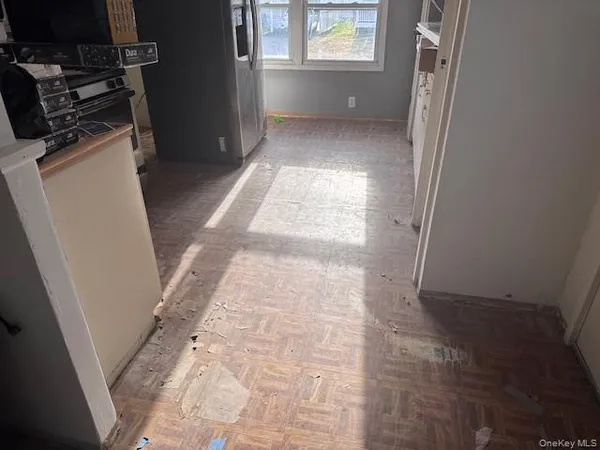 $135,000 | 25 Buttercup Drive, Bohemia, NY 11716