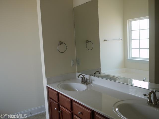 6322 Ridge Haven Road Greensboro, NC 27410 - Photo 14 of 16 Master Bath/Spa.