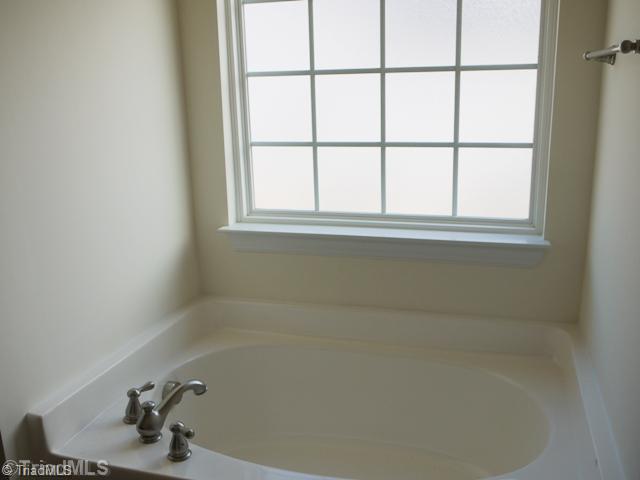 6322 Ridge Haven Road Greensboro, NC 27410 - Photo 15 of 16 Master Bath/Spa.