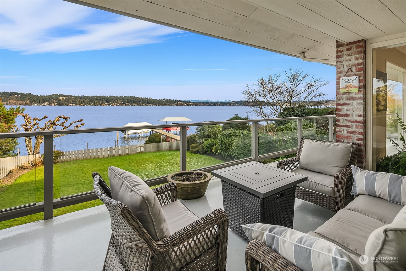 8560 Sand Point Way Northeast Seattle, WA 98115 - Photo 8 of 24 Gallery Image 8