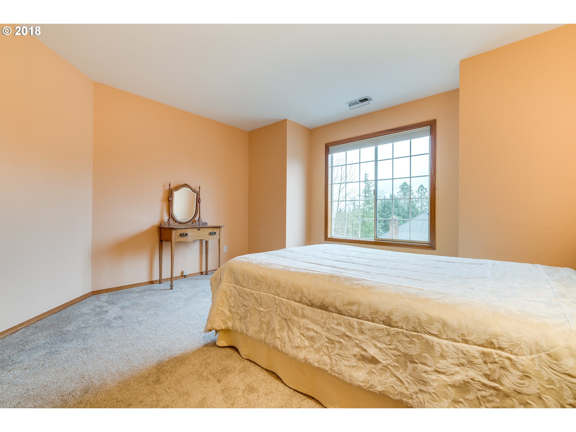 4209 Southwest Comus Street Portland, OR 97219 - Photo 25 of 31 Bedroom