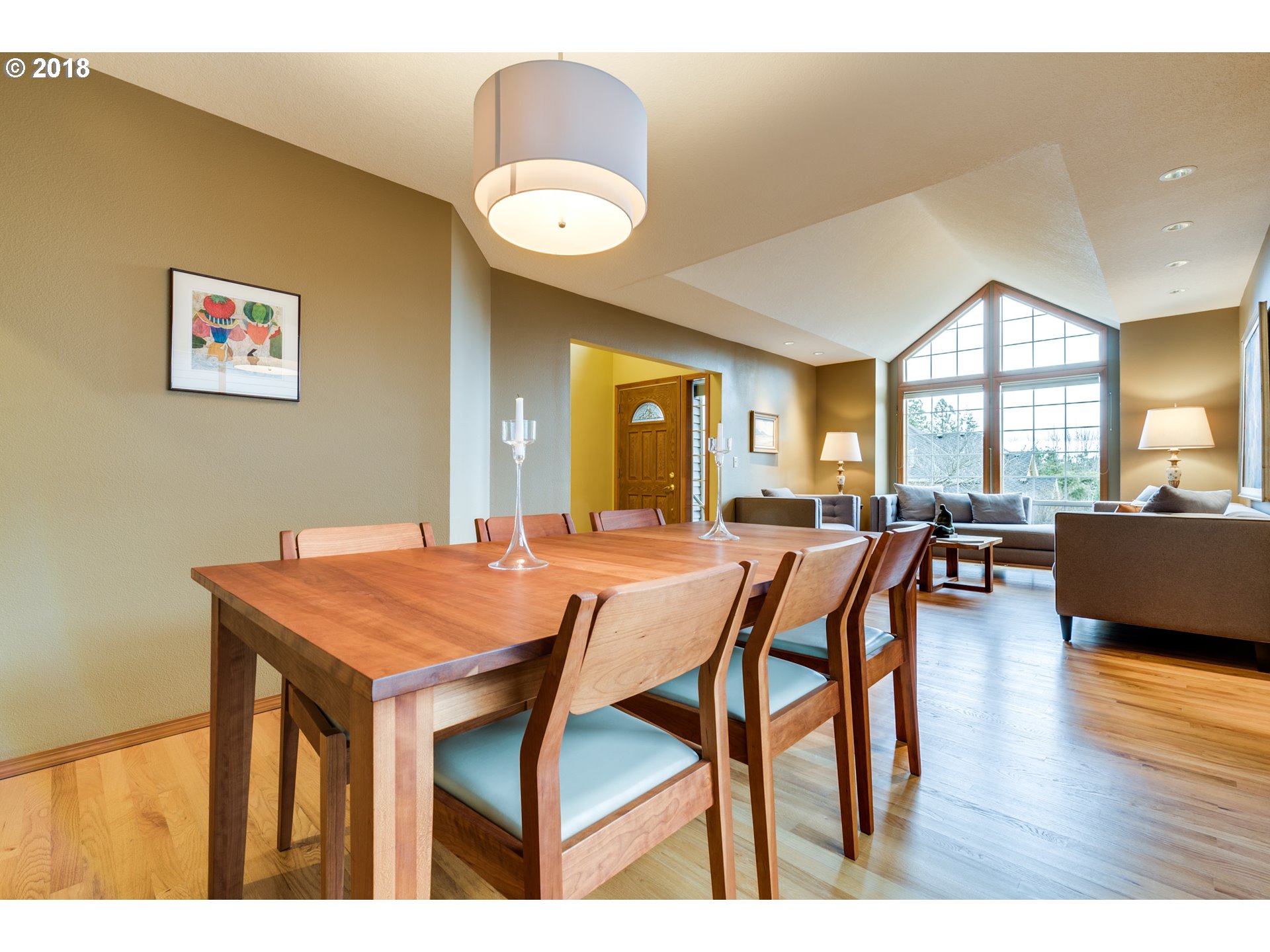 4209 Southwest Comus Street Portland, OR 97219 - Photo 8 of 31 Living Room/Dining Room