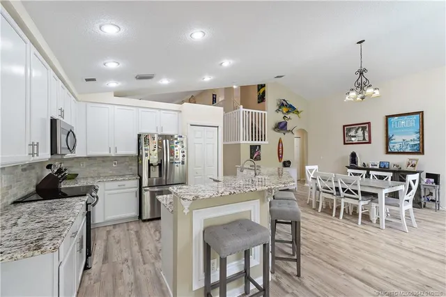 $619,000 | 938 Southeast Westminster Place, Stuart, FL 34997