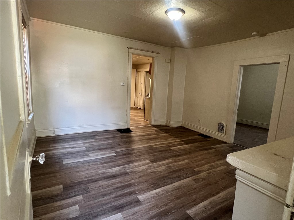 5 St Jacob Street Rochester, NY 14621 - Photo 4 of 33
