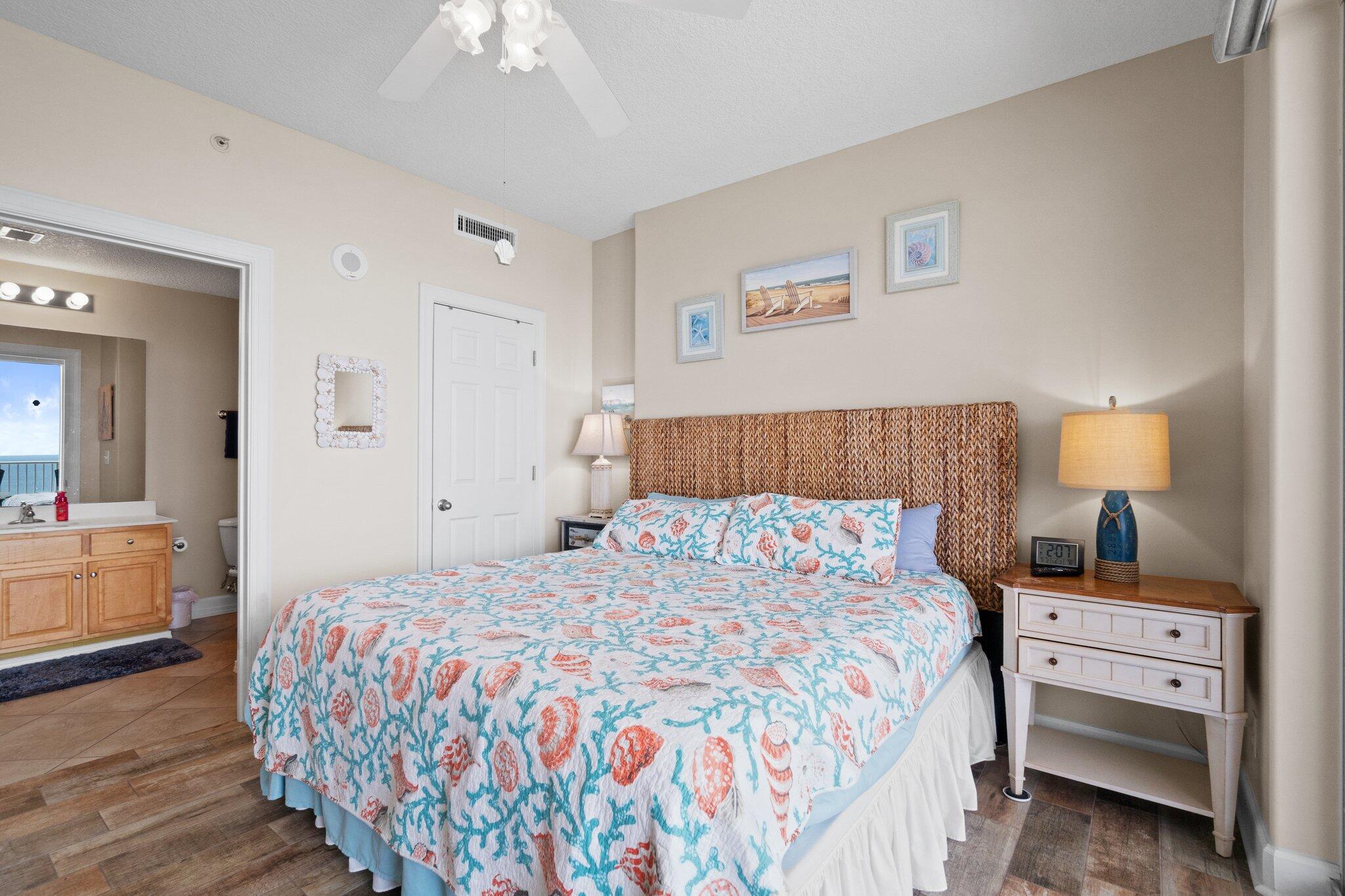 17643 Front Beach Road, Unit 1905 Panama City Beach, FL 32413 - Photo 25 of 50 With an en suite bath!