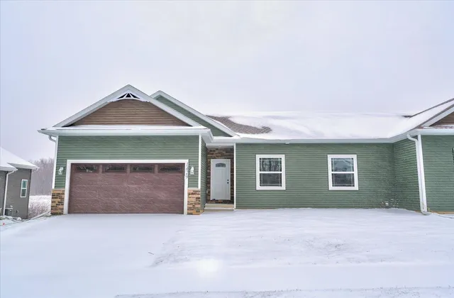 $469,900 | 1429 Ottowynn Terrace, Lodi, WI 53555