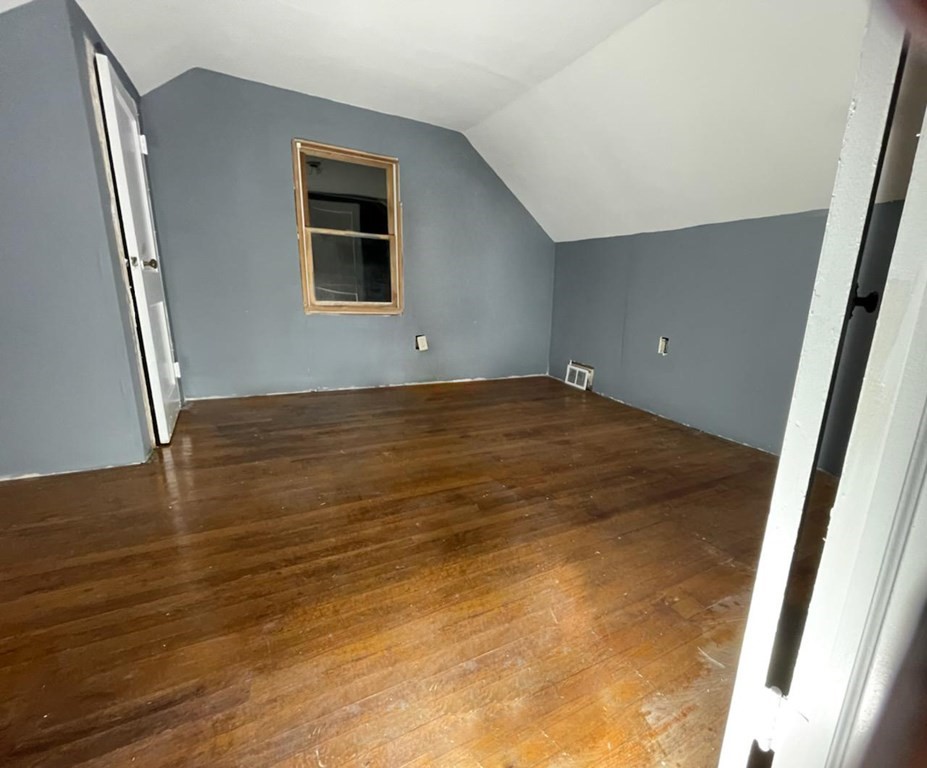 112 Quaker Road Springfield, MA 01118 - Photo 7 of 13