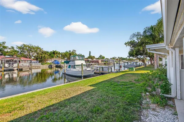 $475,000 | 6747 Cape Hatteras Way Northeast, Unit 3, St. Petersburg, FL 33702