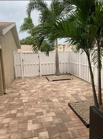 $475,000 | 6747 Cape Hatteras Way Northeast, Unit 3, St. Petersburg, FL 33702