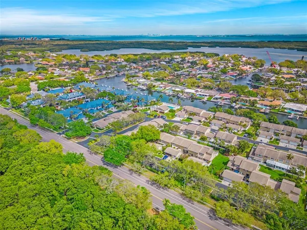 $475,000 | 6747 Cape Hatteras Way Northeast, Unit 3, St. Petersburg, FL 33702