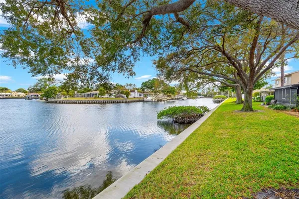 $475,000 | 6747 Cape Hatteras Way Northeast, Unit 3, St. Petersburg, FL 33702