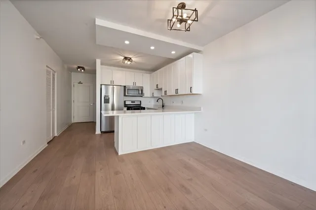 $299,900 | 645 North Kingsbury Street, Unit 2003, Chicago, IL 60654