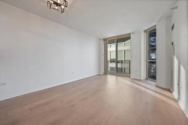 $299,900 | 645 North Kingsbury Street, Unit 2003, Chicago, IL 60654