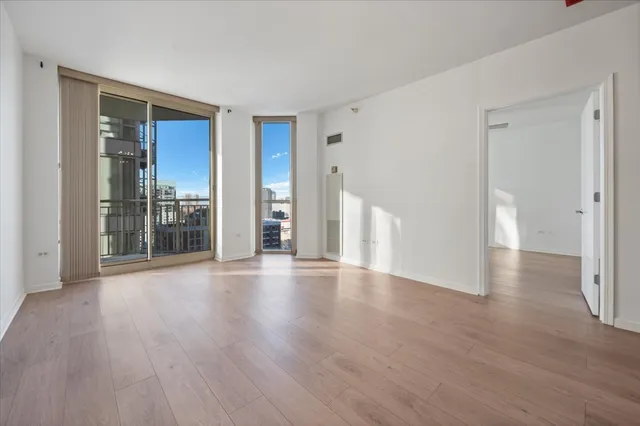 $299,900 | 645 North Kingsbury Street, Unit 2003, Chicago, IL 60654