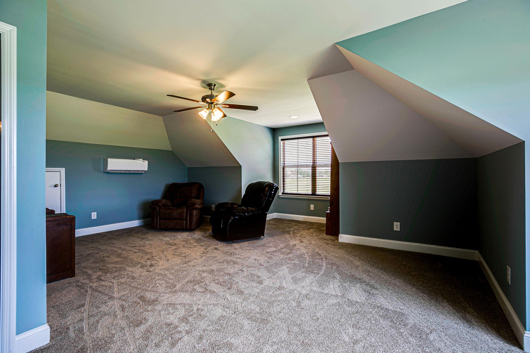 3269 Midland Road Bell Buckle, TN 37020 - Photo 25 of 30 a view of livingroom with furniture and a ceiling fan