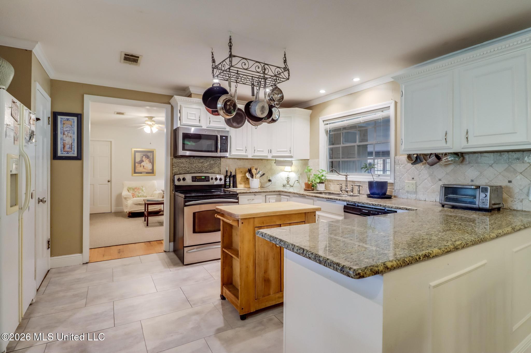 20092 Pineville Road Long Beach, MS 39560 - Photo 12 of 38 kitchen
