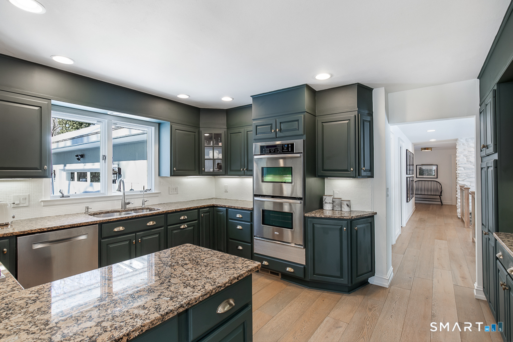 34 Milan Road Woodbridge, CT 06525 - Photo 12 of 40