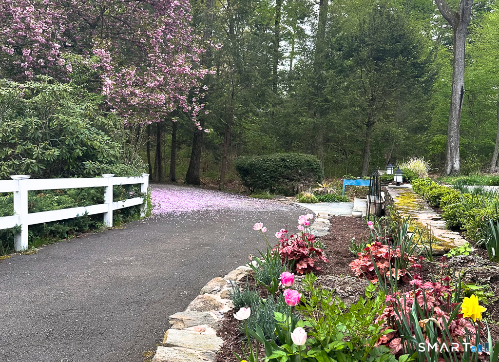 34 Milan Road Woodbridge, CT 06525 - Photo 36 of 40