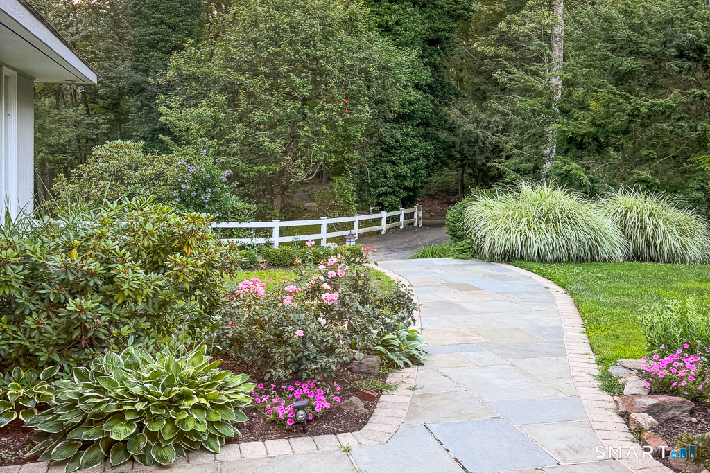 34 Milan Road Woodbridge, CT 06525 - Photo 37 of 40