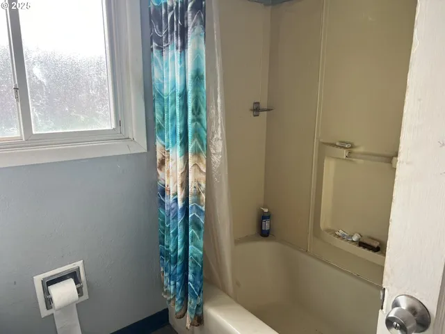 $275,000 | 11226 Southeast Bush Street, Portland, OR 97266