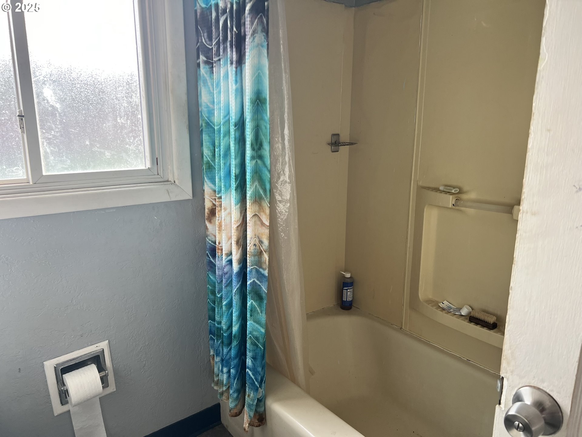 11226 Southeast Bush Street Portland, OR 97266 - Photo 9 of 13