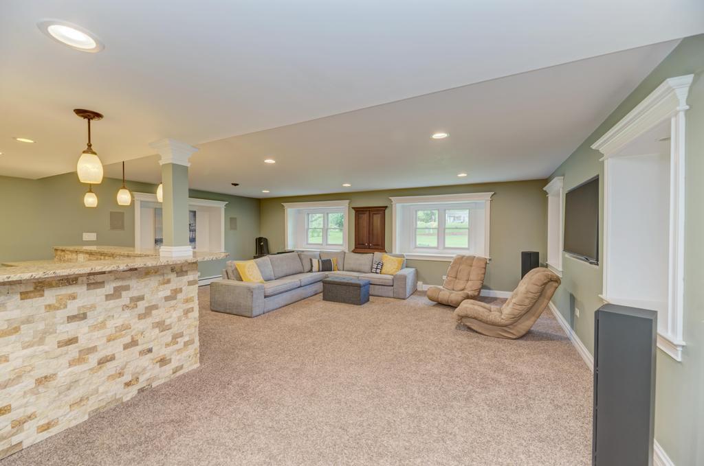 325 Canterbury Lane Inverness, IL 60010 - Photo 33 of 54