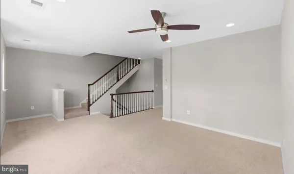 a view of entryway and hall