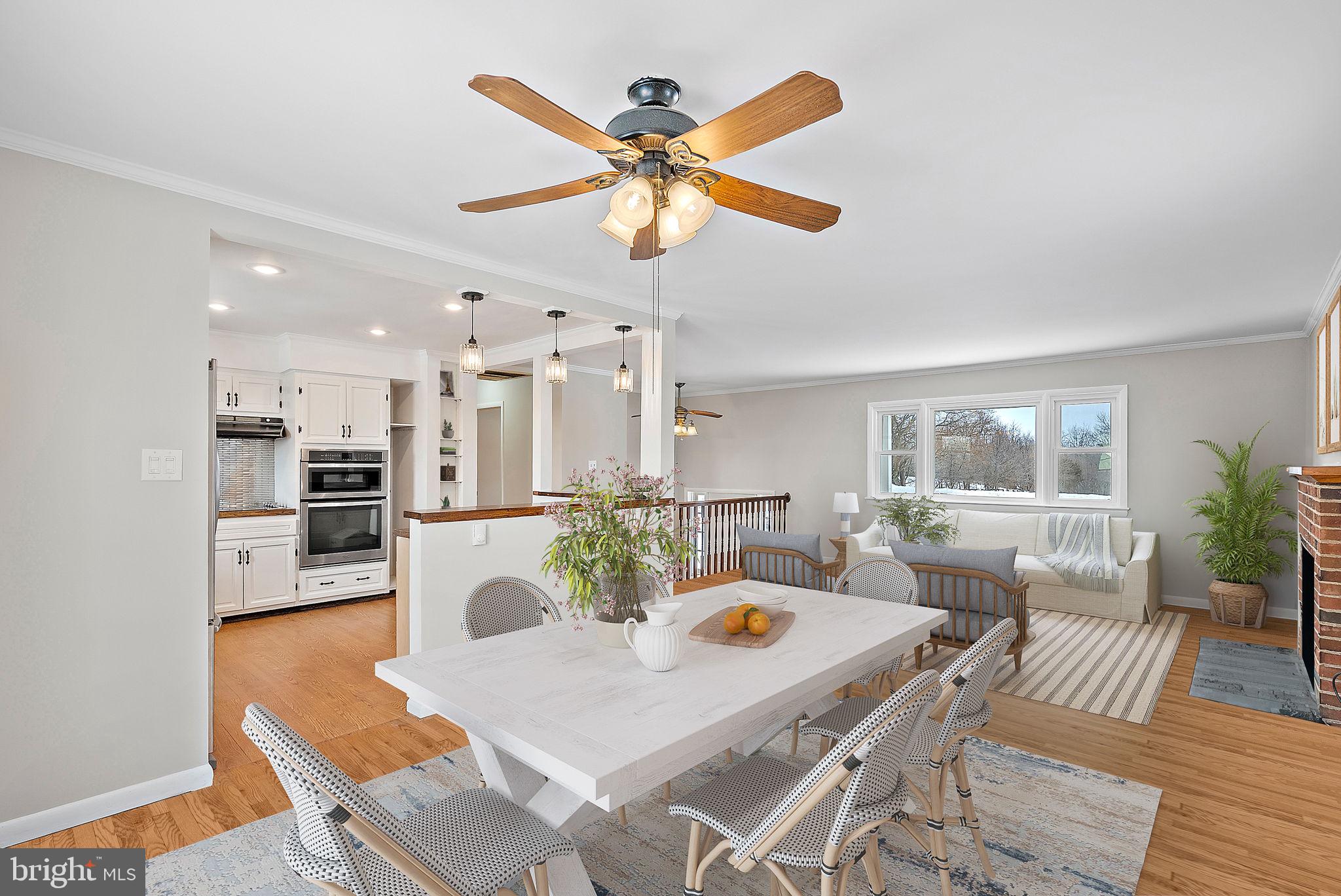 39857 Thomas Mill Road Leesburg, VA 20175 - Photo 19 of 86 Dining room with door to deck.