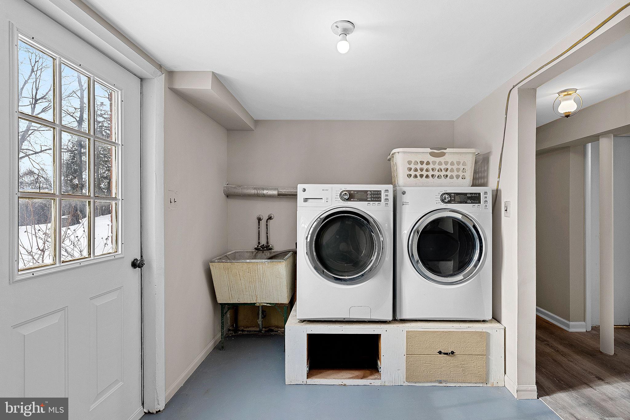 39857 Thomas Mill Road Leesburg, VA 20175 - Photo 45 of 86 Full laundry room in basement.