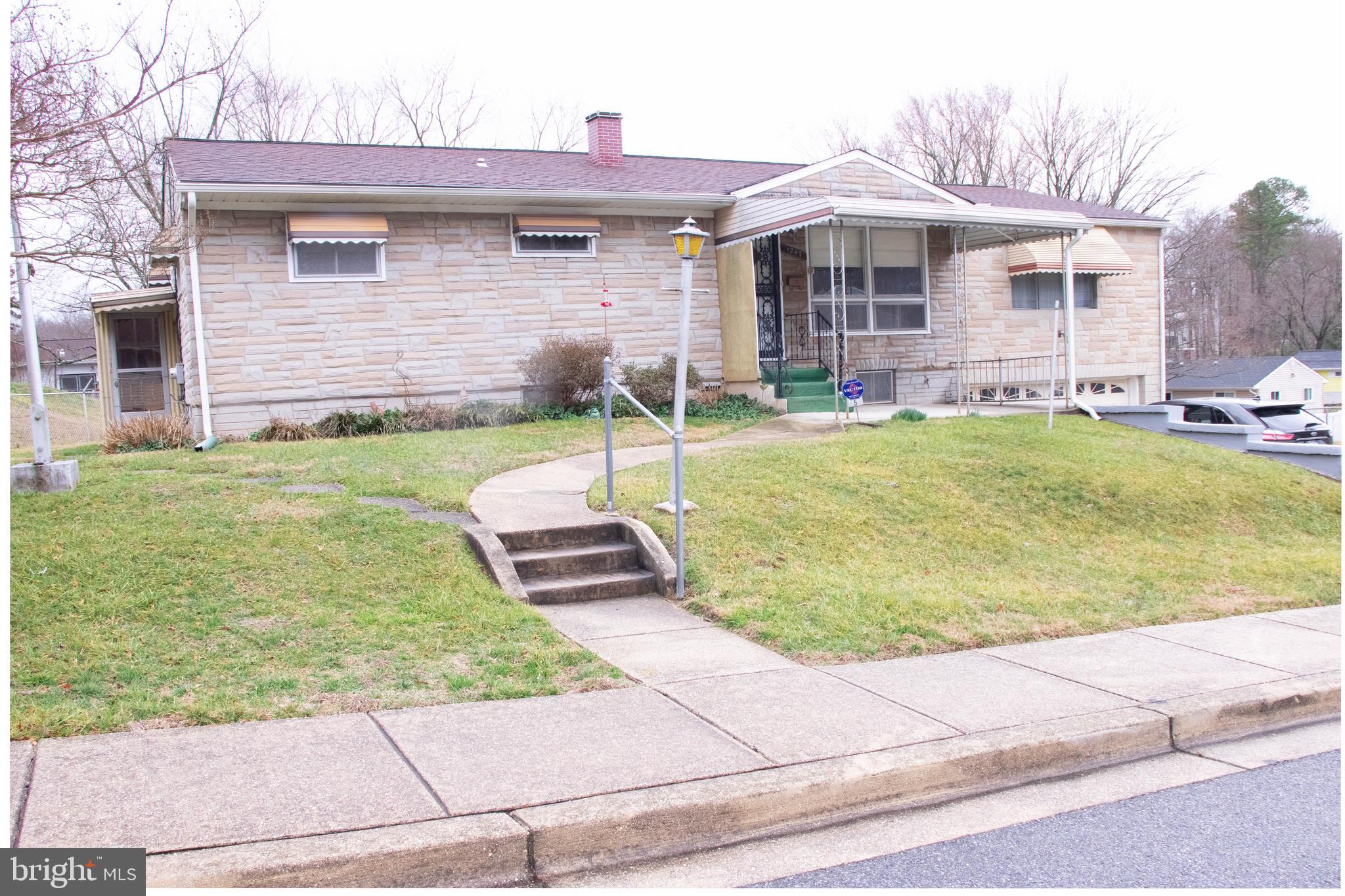 1247 Roundtop Road Odenton, MD 21113 - Photo 2 of 28 Gallery Image 2