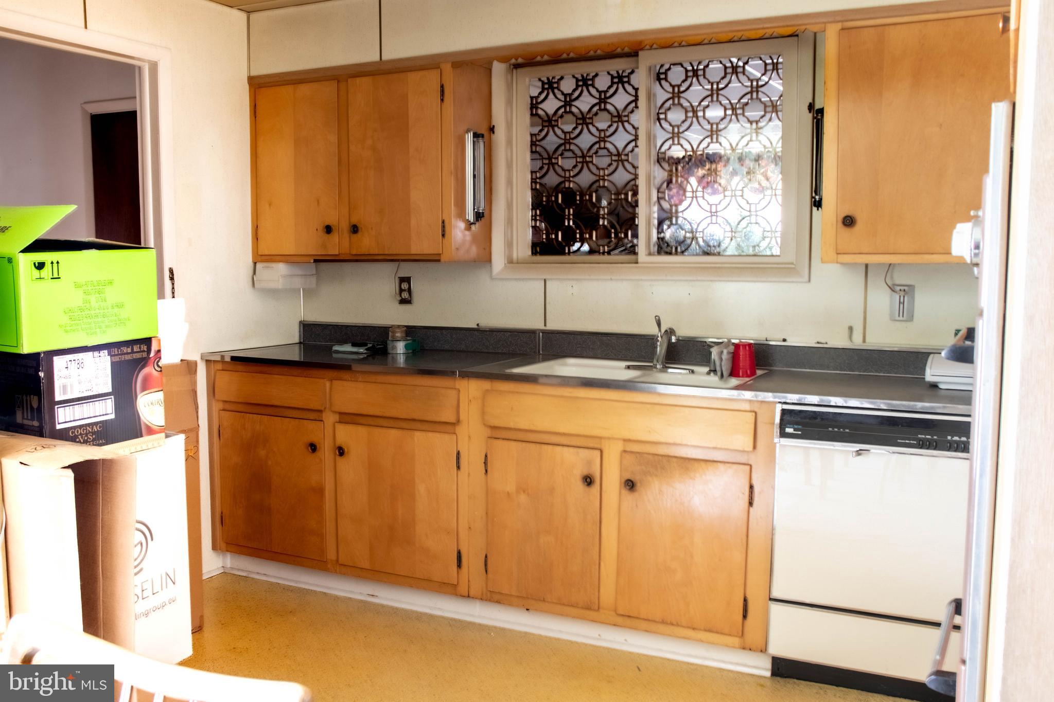 1247 Roundtop Road Odenton, MD 21113 - Photo 3 of 28 Gallery Image 3