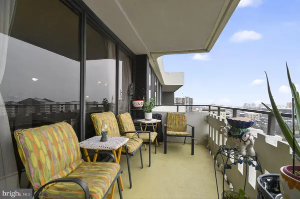 $397,000 | 6301 Stevenson Avenue, Unit 1501, Alexandria, VA 22304