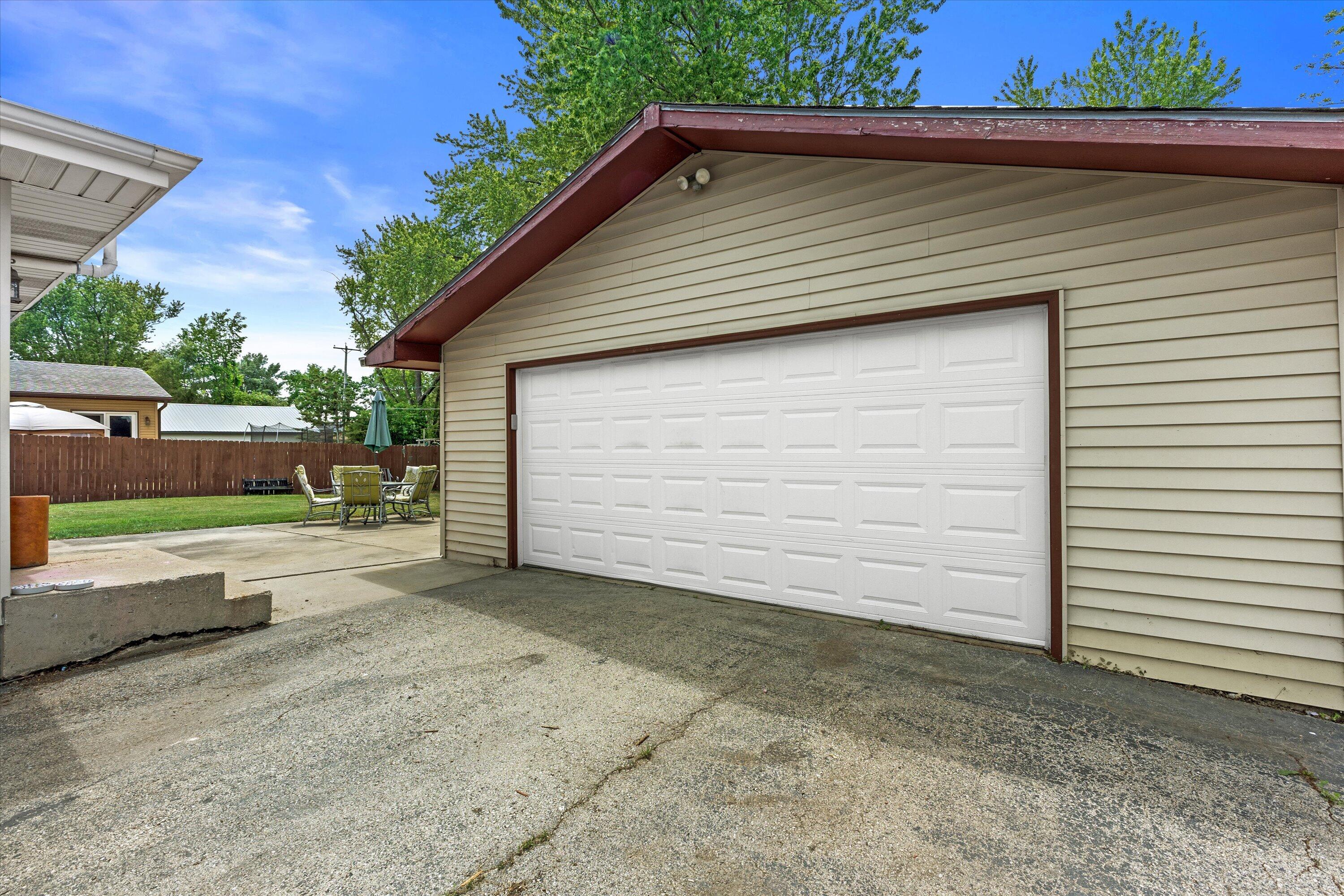 3422 Eagle Road Dover, WI 53139 - Photo 19 of 27 Detached Garage