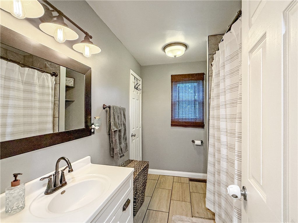 2136 North Dennis Avenue Decatur, IL 62526 - Photo 21 of 28 Gallery Image 21