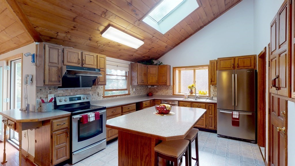 2 Old Andover Road North Reading, MA 01864 - Photo 8 of 26 Gallery Image 8