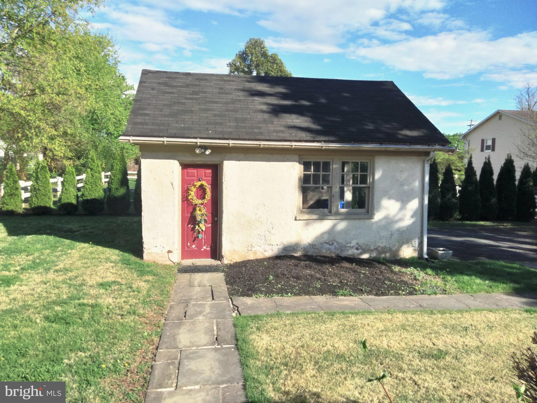 318 Rosedale Drive Pottstown, PA 19464 - Photo 39 of 39 Charming cottage with vibrant entrance.