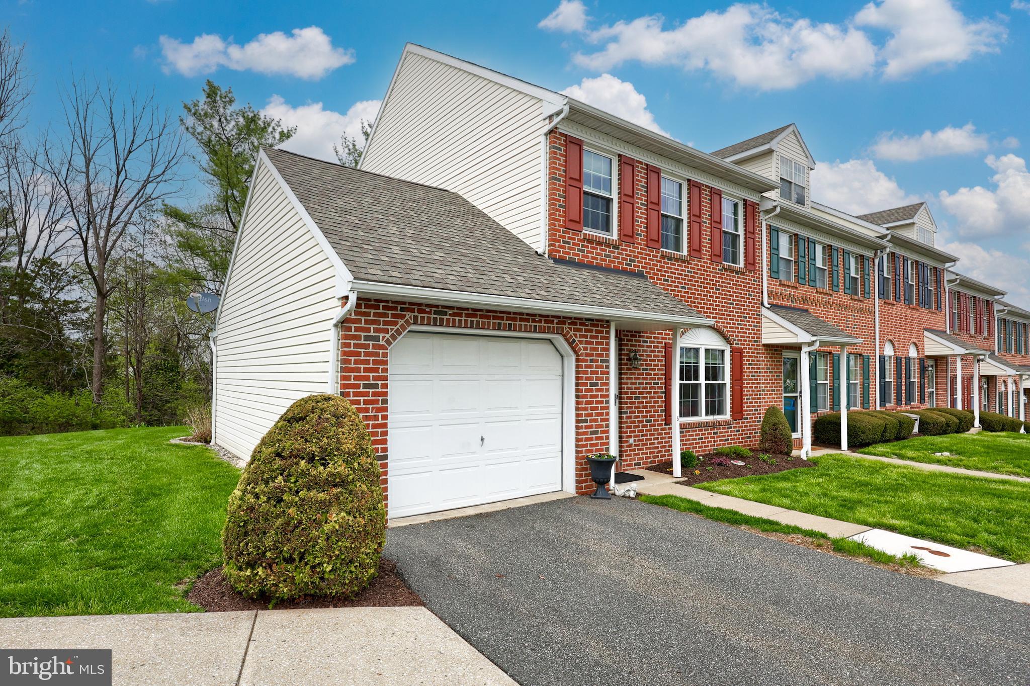 5 Ashfield Court Reading, PA 19607 - Photo 2 of 34 Gallery Image 2