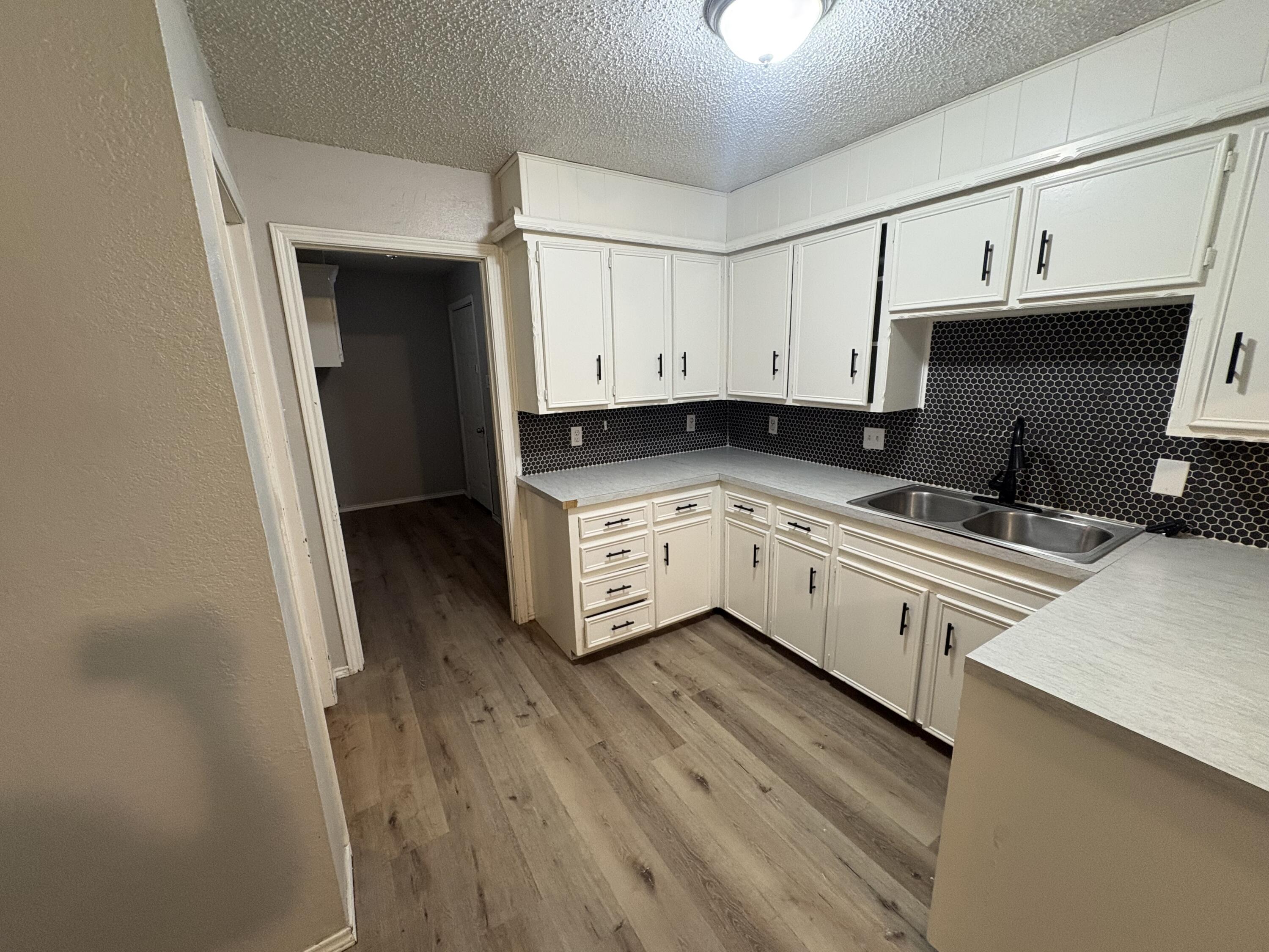 3219 84th Street Lubbock, TX 79423 - Photo 6 of 9 IMG_2716