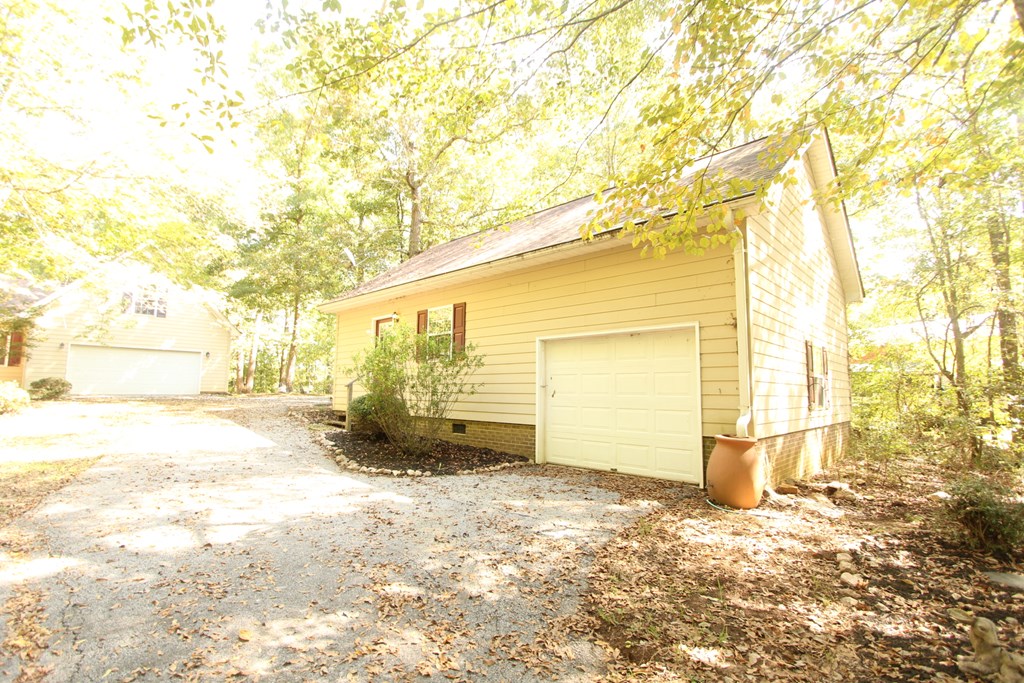 112 Sparrow Road Greenwood, SC 29649 - Photo 28 of 36