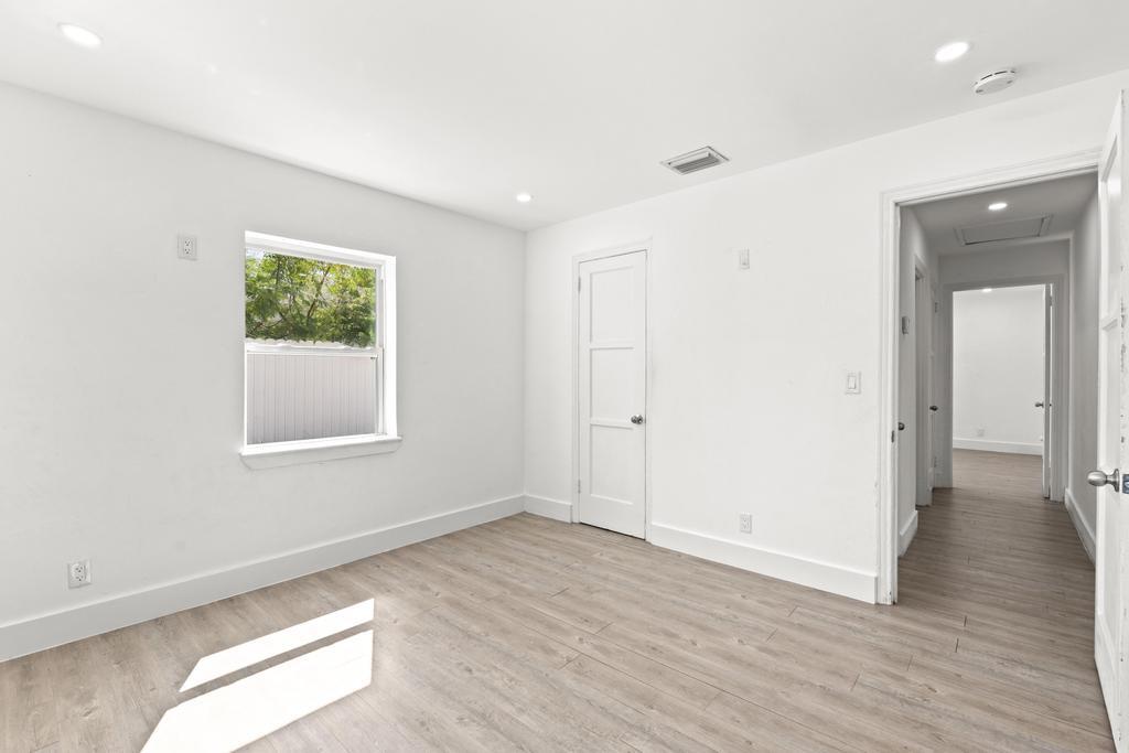 814 Franklin Road West Palm Beach, FL 33405 - Photo 16 of 36 DSC05867