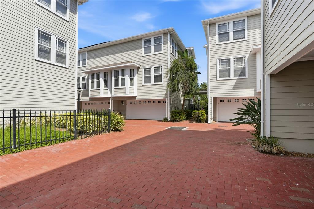 3315 West De Leon Street, Unit 18 Tampa, FL 33609 - Photo 3 of 49 Gallery Image 3