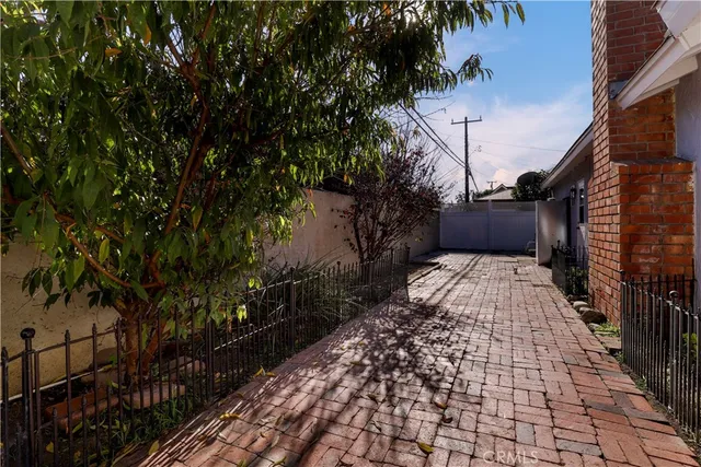 $1,191,273 | 2248 Montair Avenue, Long Beach, CA 90815