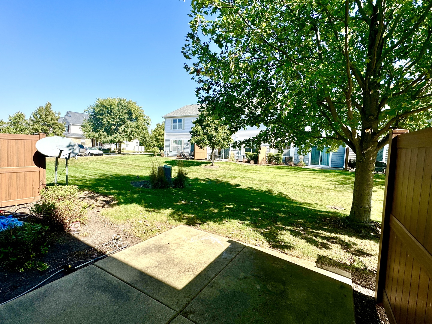 423 Acushnet Street, Unit 423 Elgin, IL 60124 - Photo 20 of 20 a view of a park with large trees