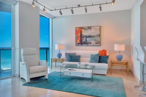 $3,875 | 6515 Collins Avenue, Unit 1110, Miami Beach, FL 33141