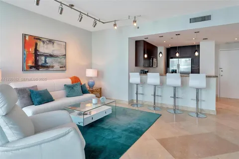$3,875 | 6515 Collins Avenue, Unit 1110, Miami Beach, FL 33141