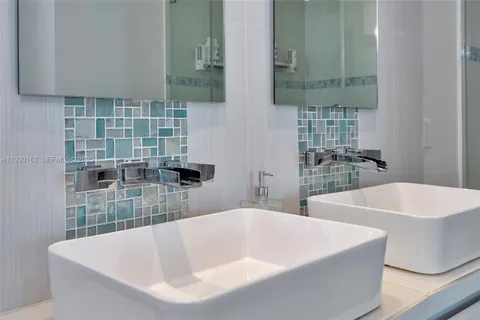 $3,875 | 6515 Collins Avenue, Unit 1110, Miami Beach, FL 33141