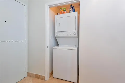 $3,875 | 6515 Collins Avenue, Unit 1110, Miami Beach, FL 33141